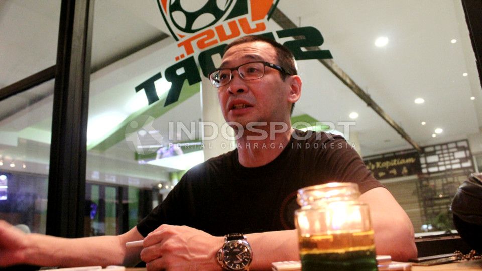 Justinus Lhaksana alias Coach Justin memberikan statemen terkait Piala Dunia U-20 2023 yang terancam batal di Indonesia. Copyright: © Herry Ibrahim/INDOSPORT